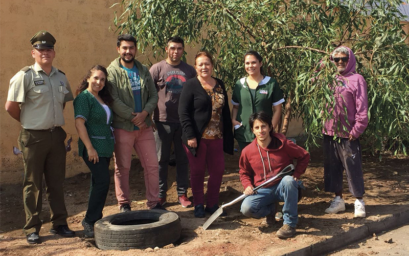 Comunidad educativa del Jardín Infantil “Caracolito” encuentra nuevo hogar para frondosa acacia