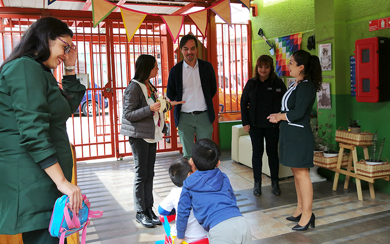 Vicepresidenta ejecutiva Adriana Gaete conoció proyectos del jardín “Rayito de Sol”