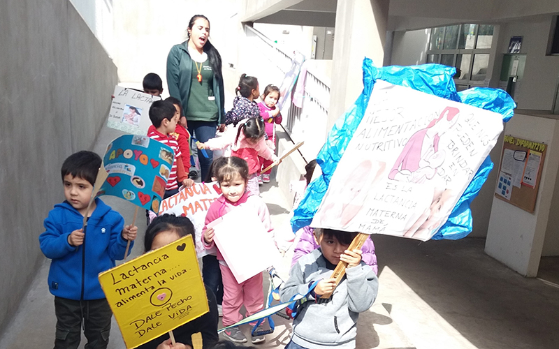 Párvulos del Jardín Infantil “Mi Banderita Chilena” celebran su día junto a la Ovejita Irene
