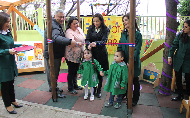 Centro de Padres del Jardín “KauKalem” inaugura rincón literario infantil