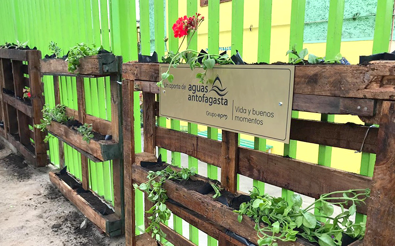 Ejecutan proyecto de jardineras verticales en Jardín Infantil “Capullito”