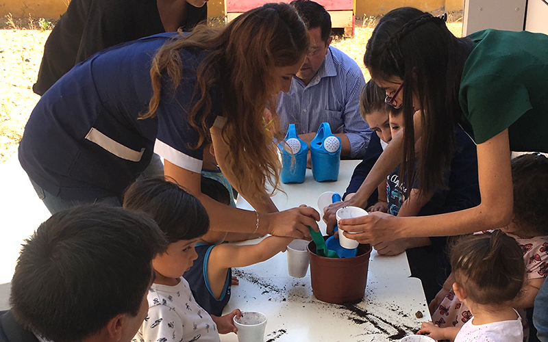 Seremi del Medio Ambiente visitó jardín infantil con sello educativo naturalista “Ñuke Mapu”