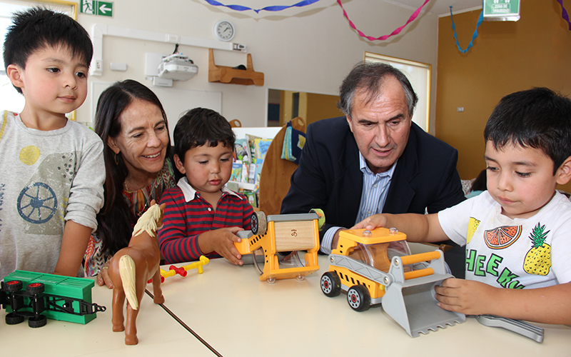 Vicepresidenta ejecutiva recorrió jardines infantiles de Villarrica