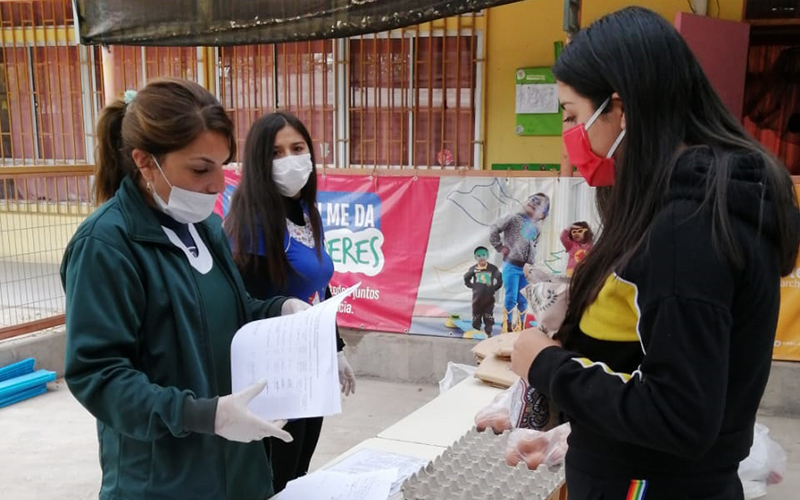 Jardines infantiles de la región Metropolitana apoyan la entrega de alimentos Junaeb