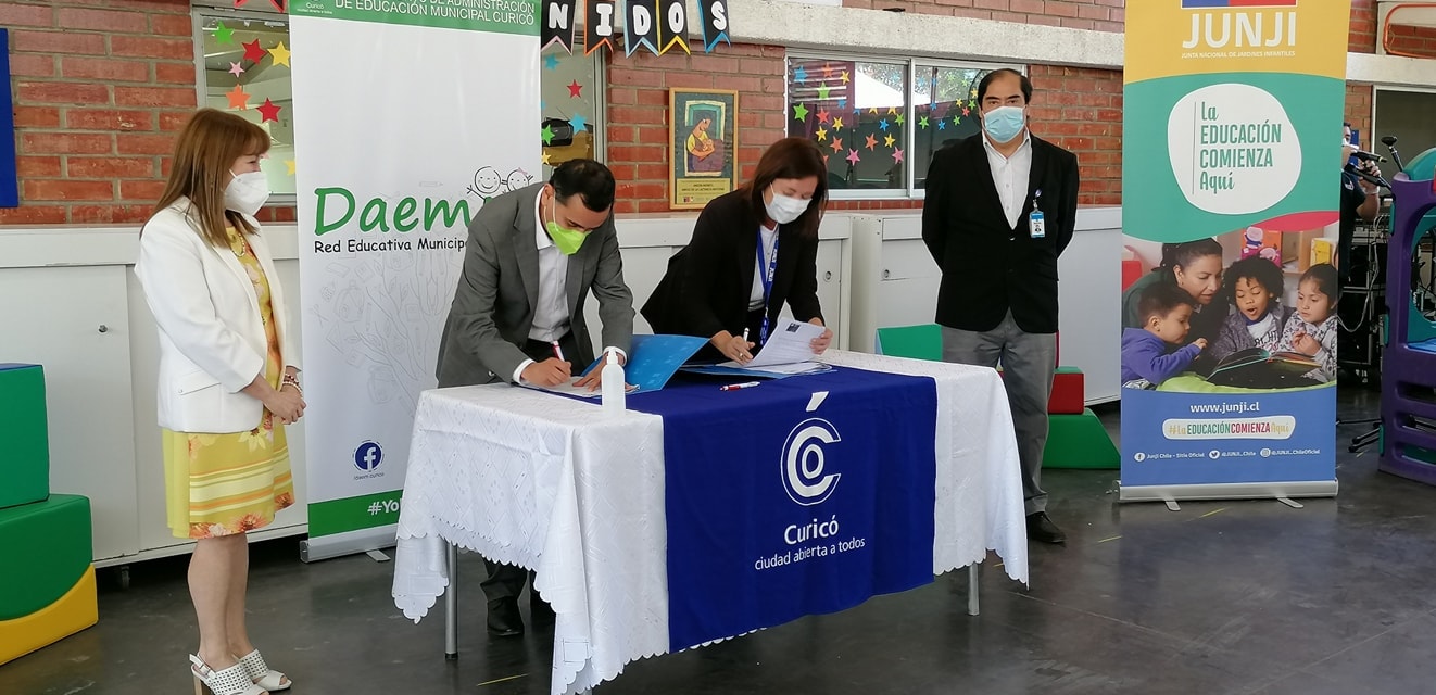 JUNJI y Municipalidad de Curicó firman traspaso de jardín infantil VTF “Los Patroncitos”
