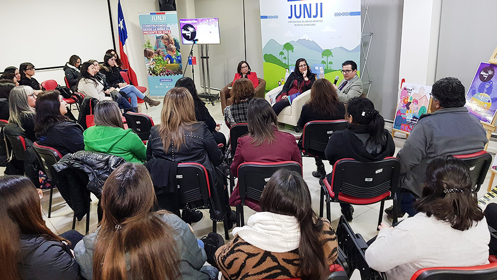 Con panel de expertos se desarrolló el lanzamiento de la revista “Niñez Hoy” en La Araucanía